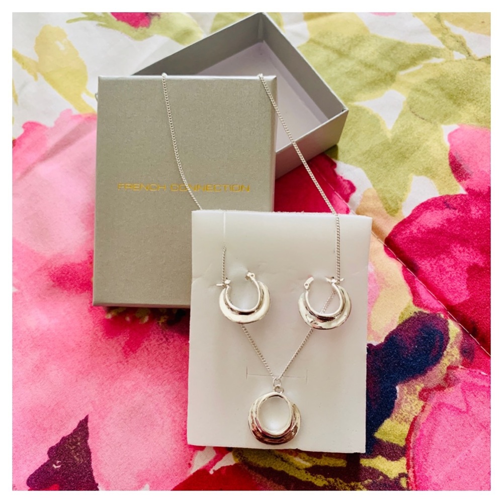 ✨Silver Necklace & Earring Set✨